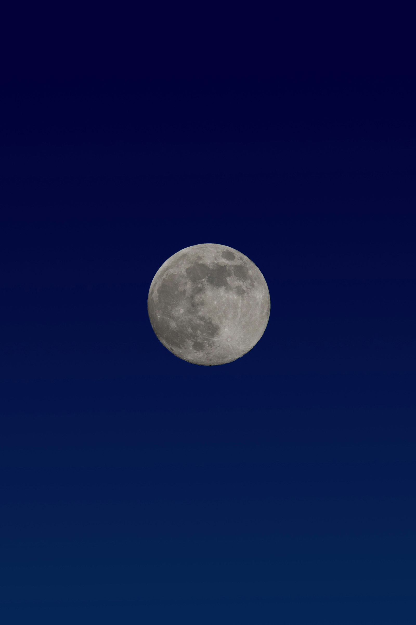 Canon EOS 6D Mark II + Sigma 70-200 F2.8 DG OS HSM | S sample photo. Full moon in blue photography