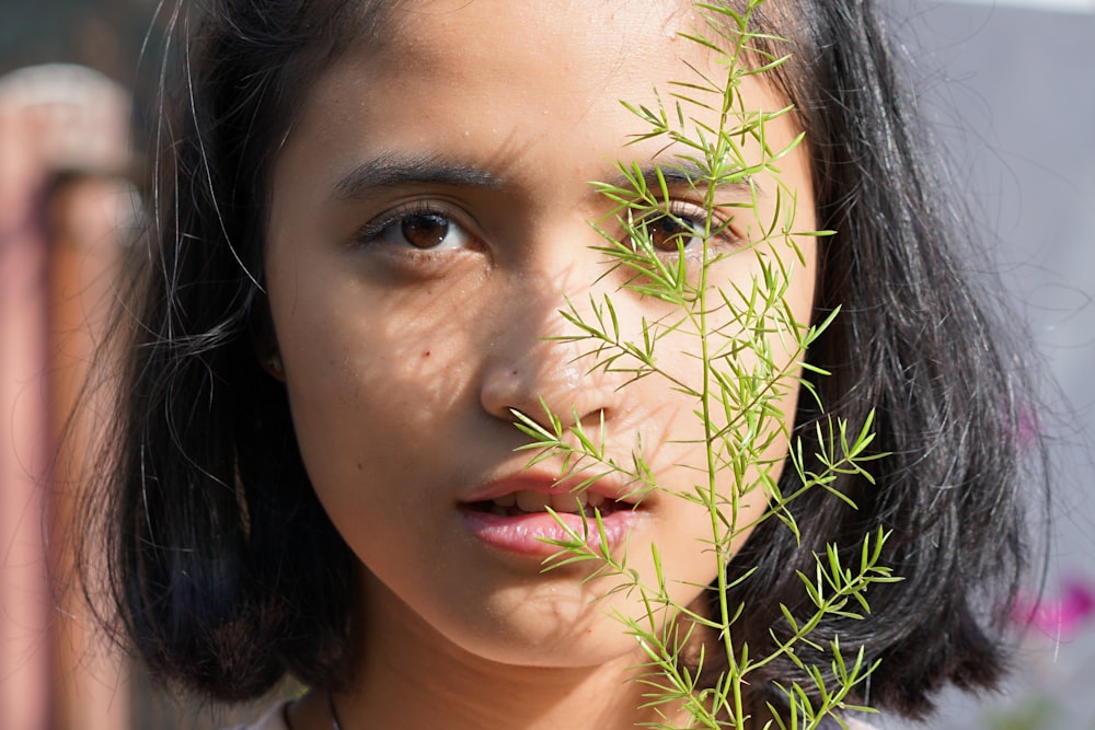 girl with green eyes and brown hair