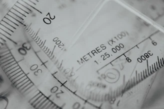 white and black analog gauge