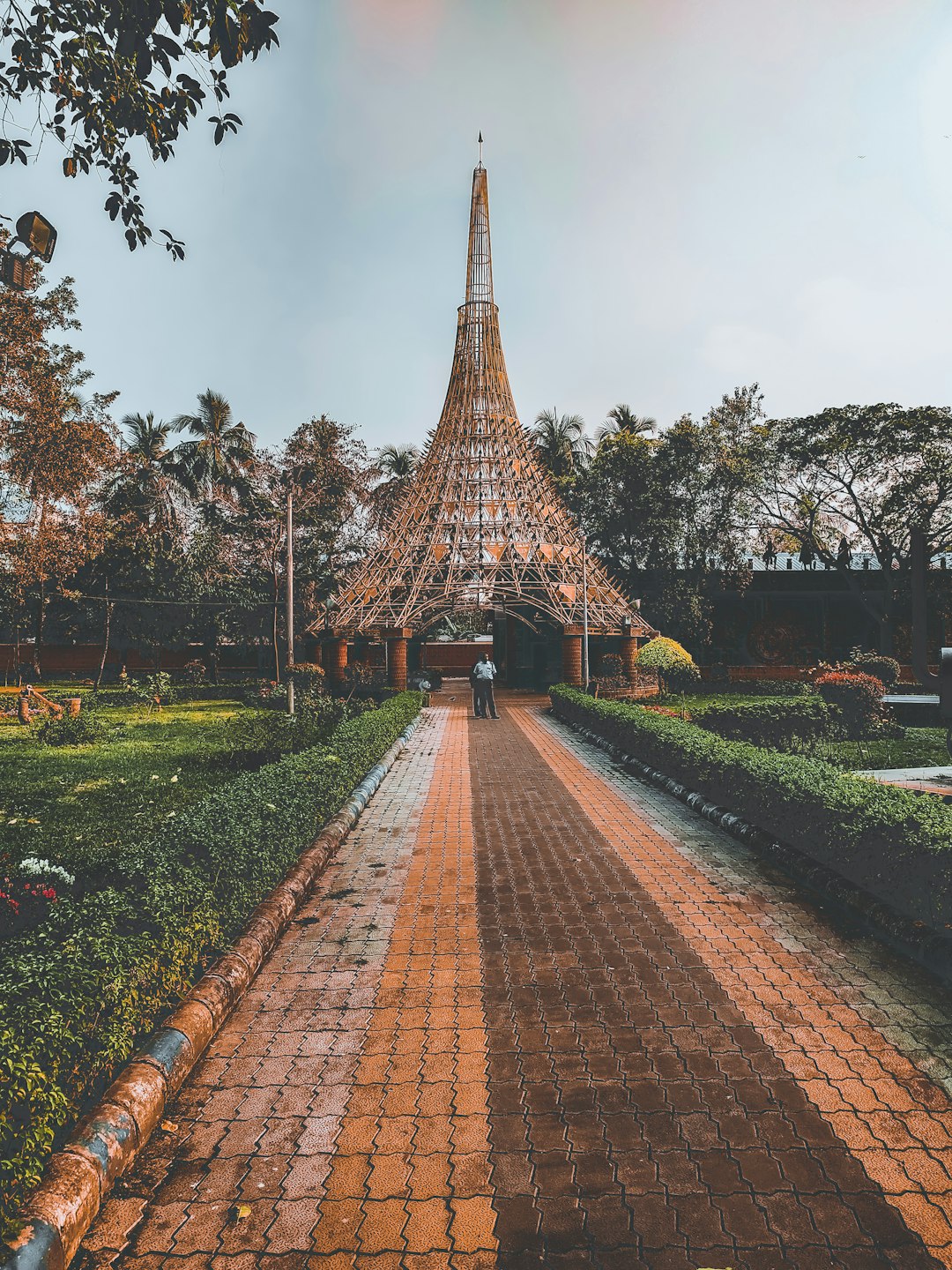 travelers stories about Landmark in Dhakuria, India