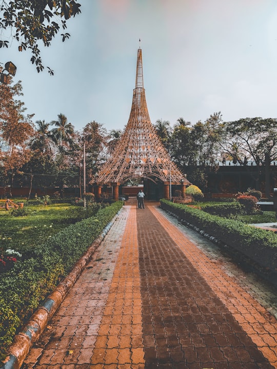 photo of Dhakuria Landmark near Victoria Memorial