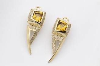 gold and silver stone studded ring