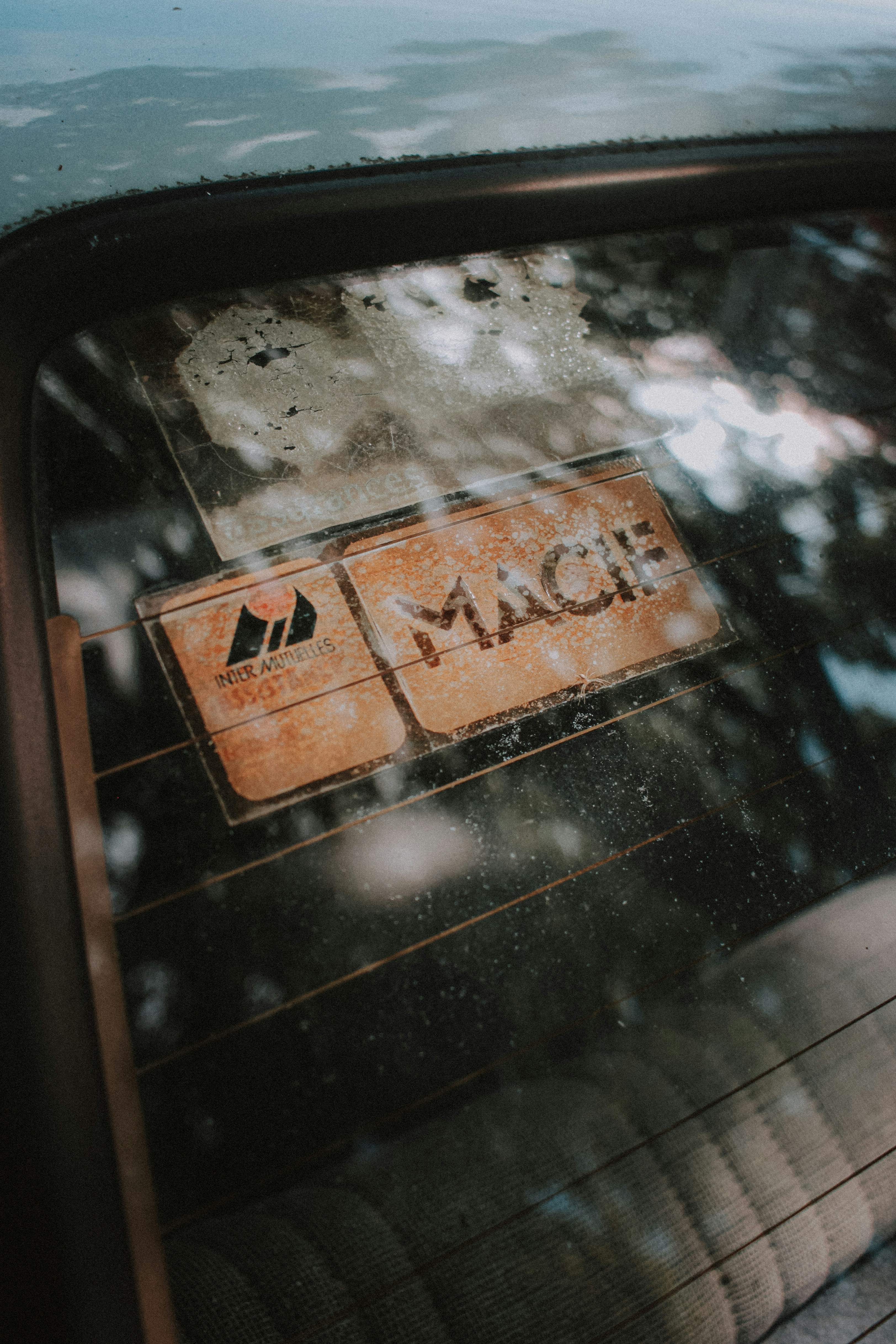 How Mid‑Sized Clubs Win in 2026: Micro‑Fulfilment, Creator‑Led Commerce and Fan‑First Pop‑Ups