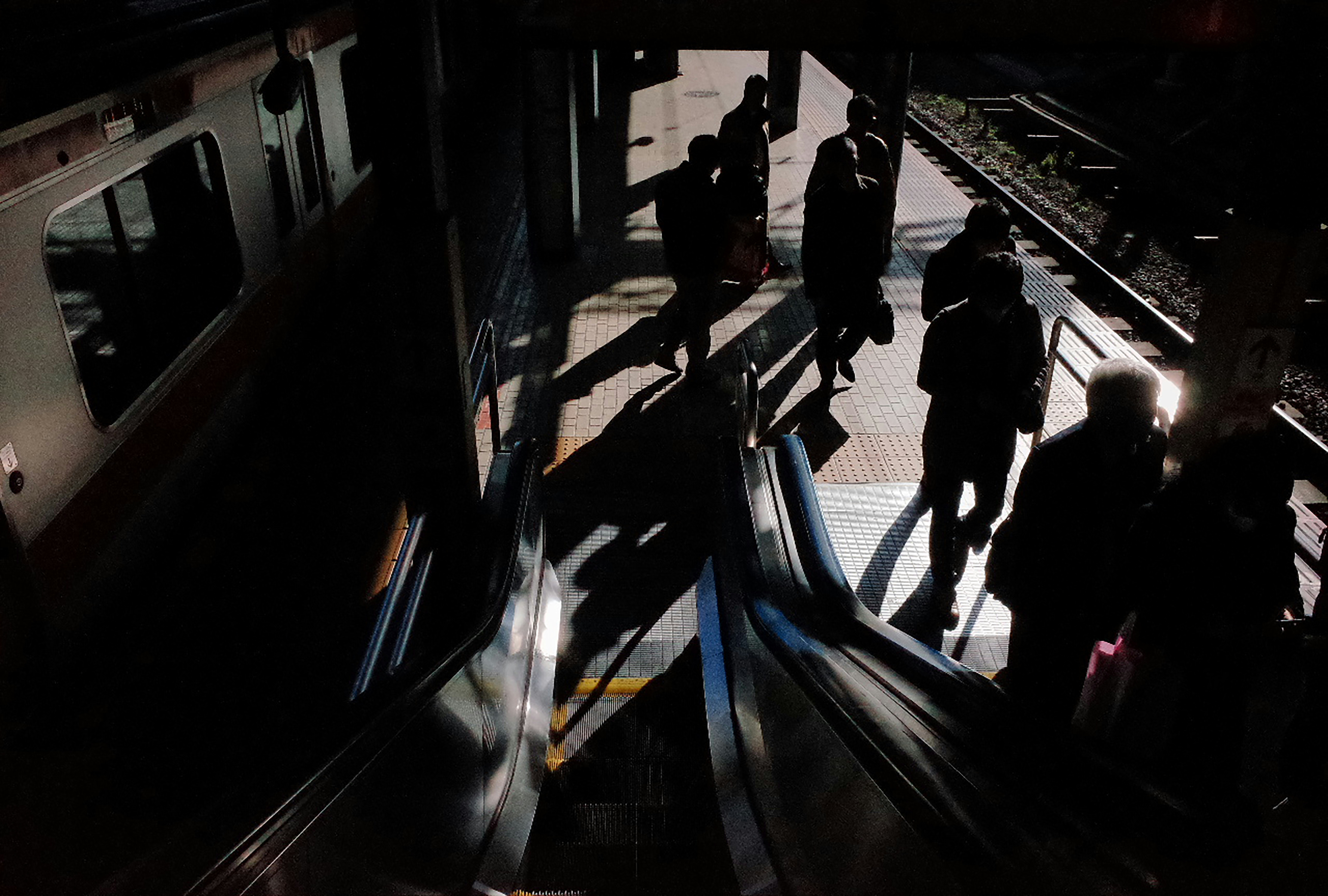 Queue at the step
