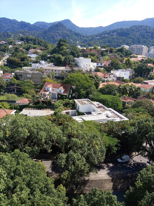green trees and houses during daytime in Leblon Brasil