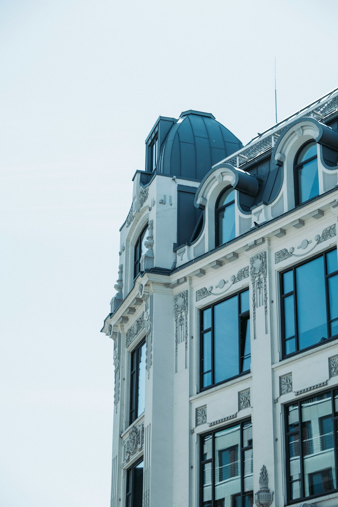 white concrete building during daytime