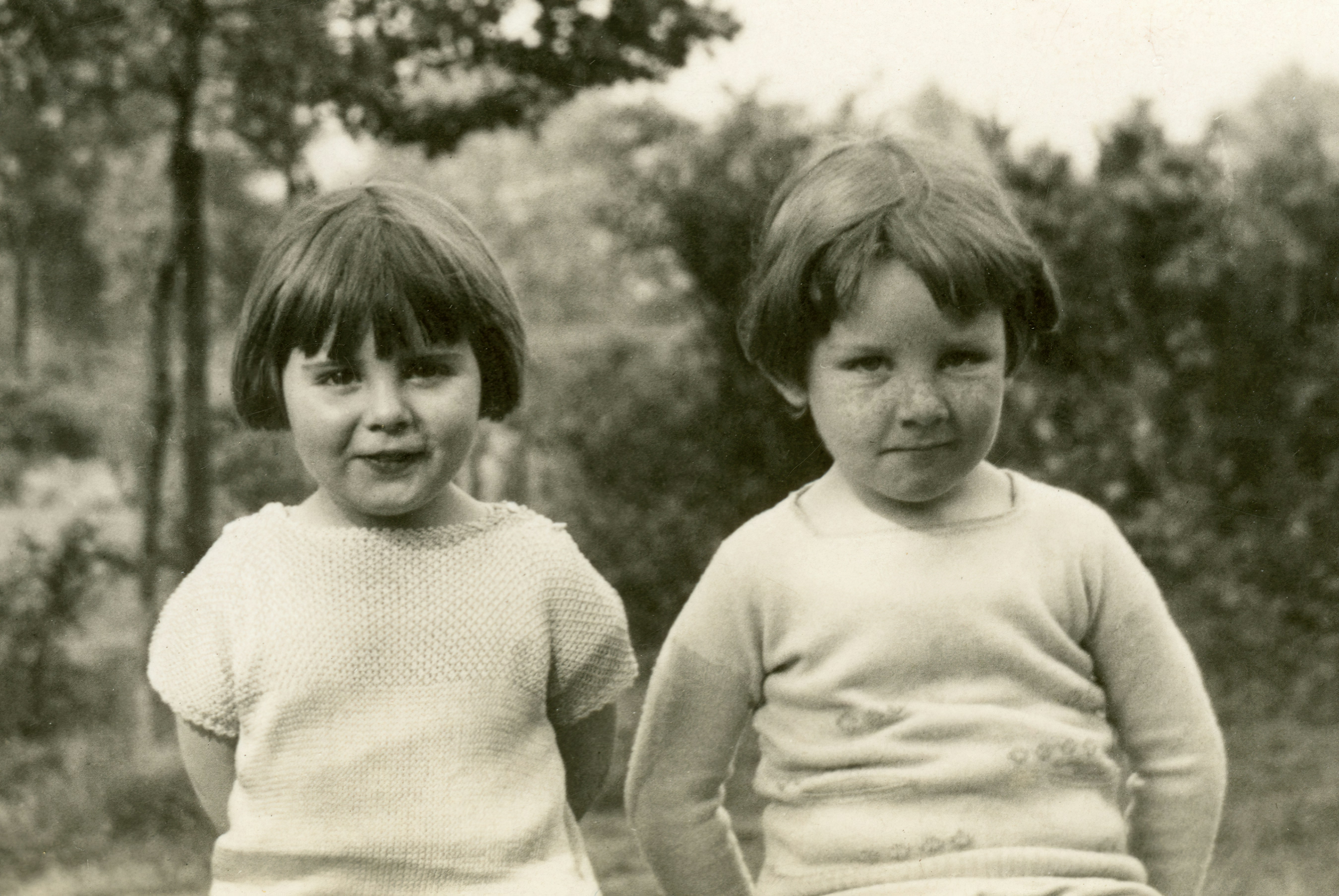 Noah and Chloe Schnapp as children - noah schnapp