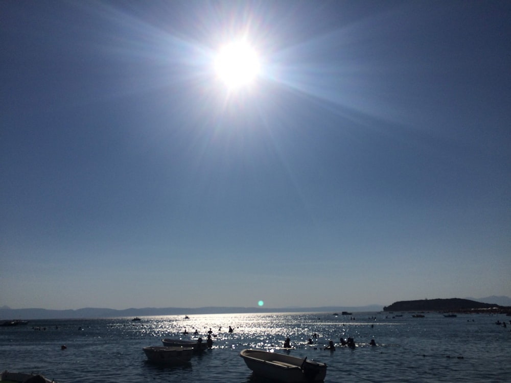 Menschen am Strand tagsüber