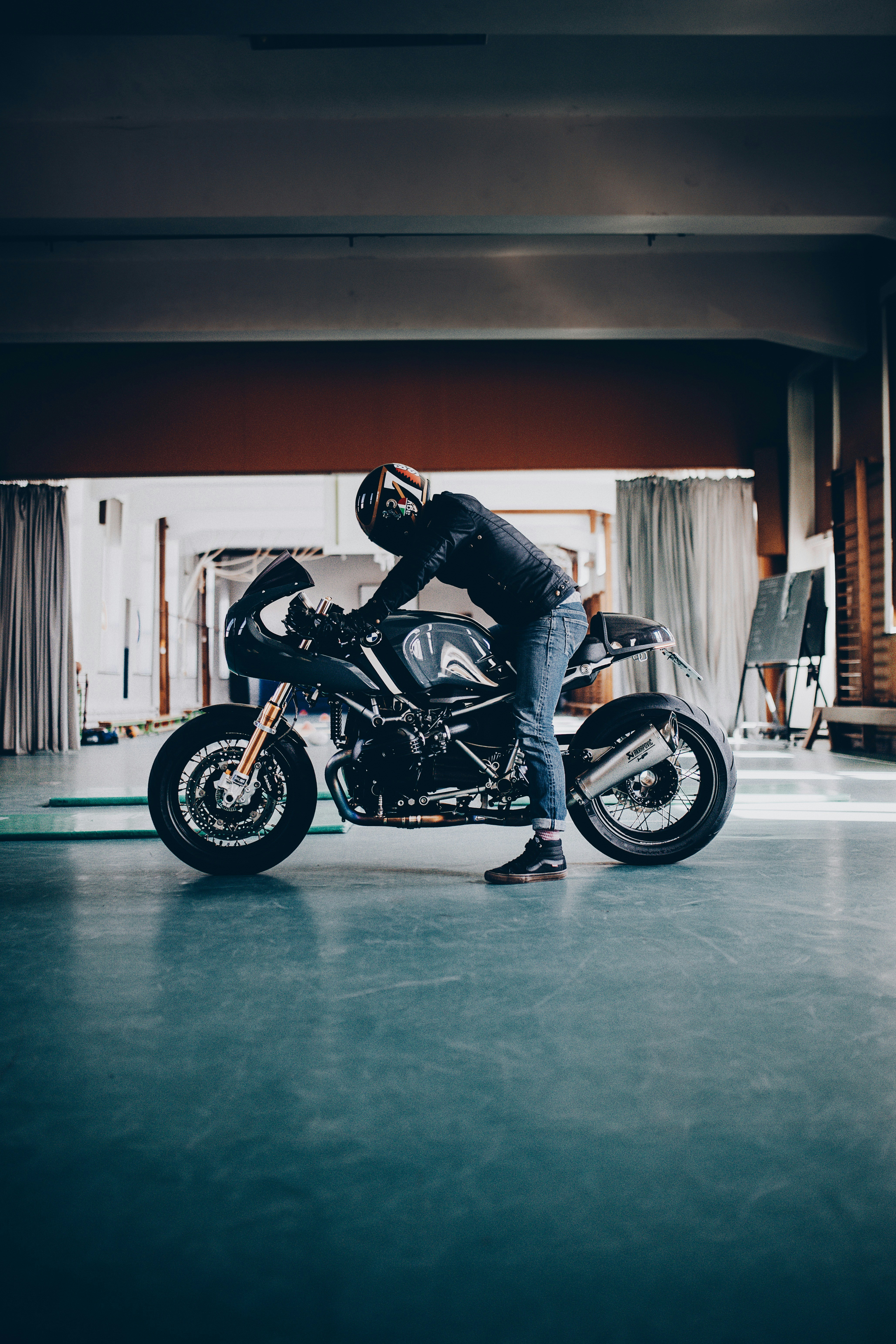 Photo by lorenzohamers