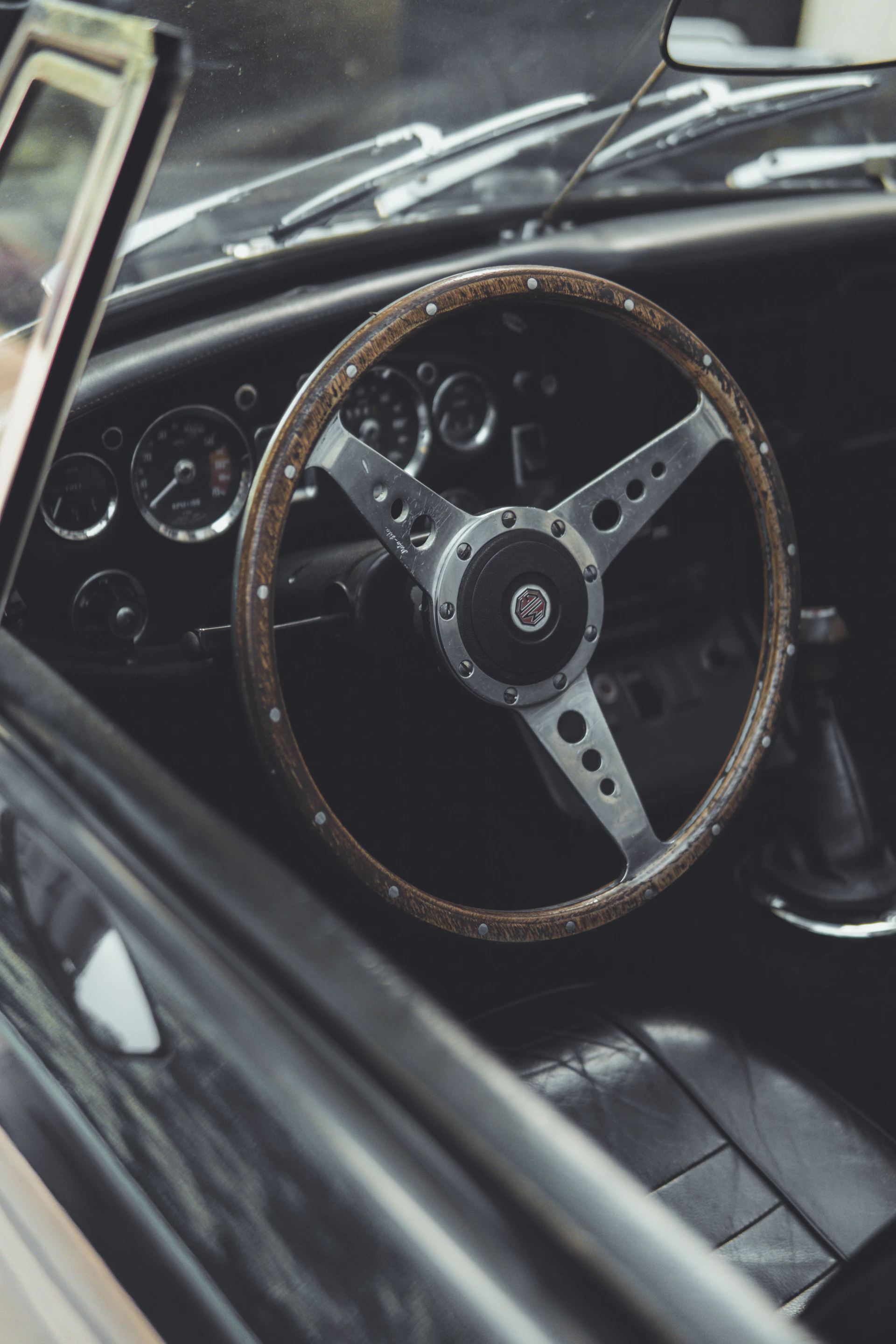 black and brown steering wheel