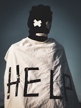 man in white and black crew neck shirt