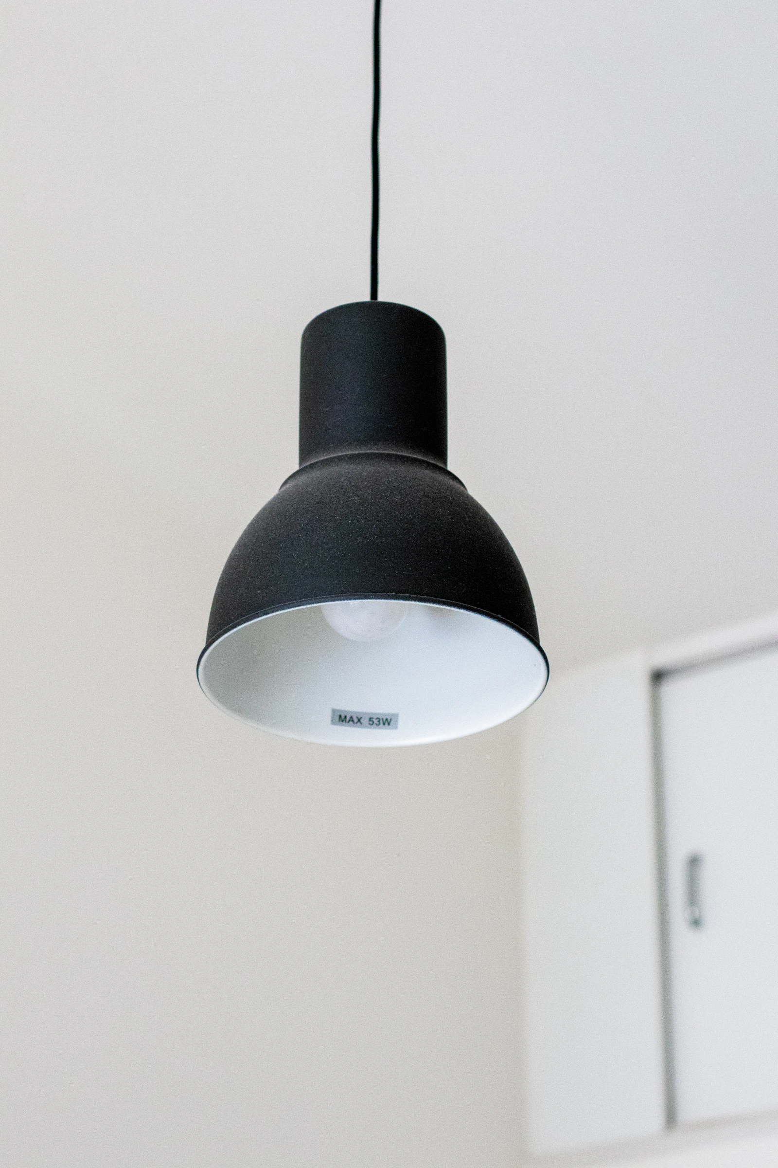 Lampadari Moderni Minimal: quando Meno è Davvero Meglio