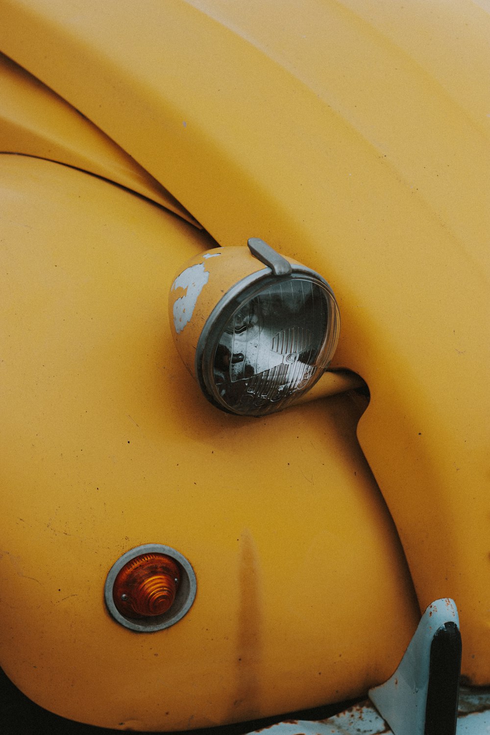 yellow and silver round light