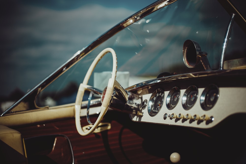 brown and black car steering wheel