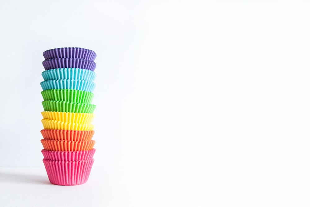 multi colored plastic straw cup
