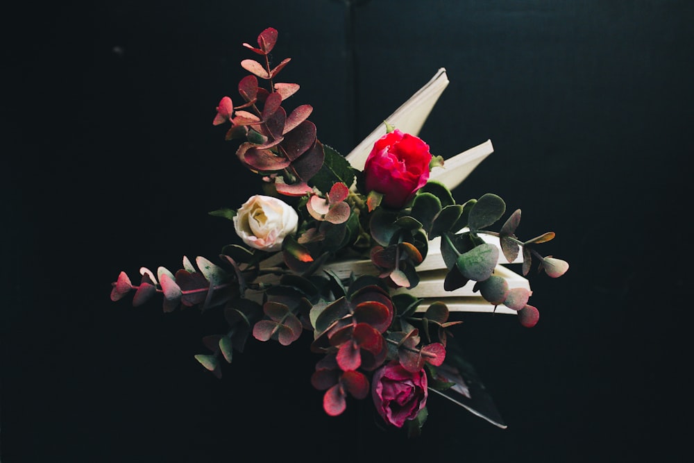 red and white roses bouquet