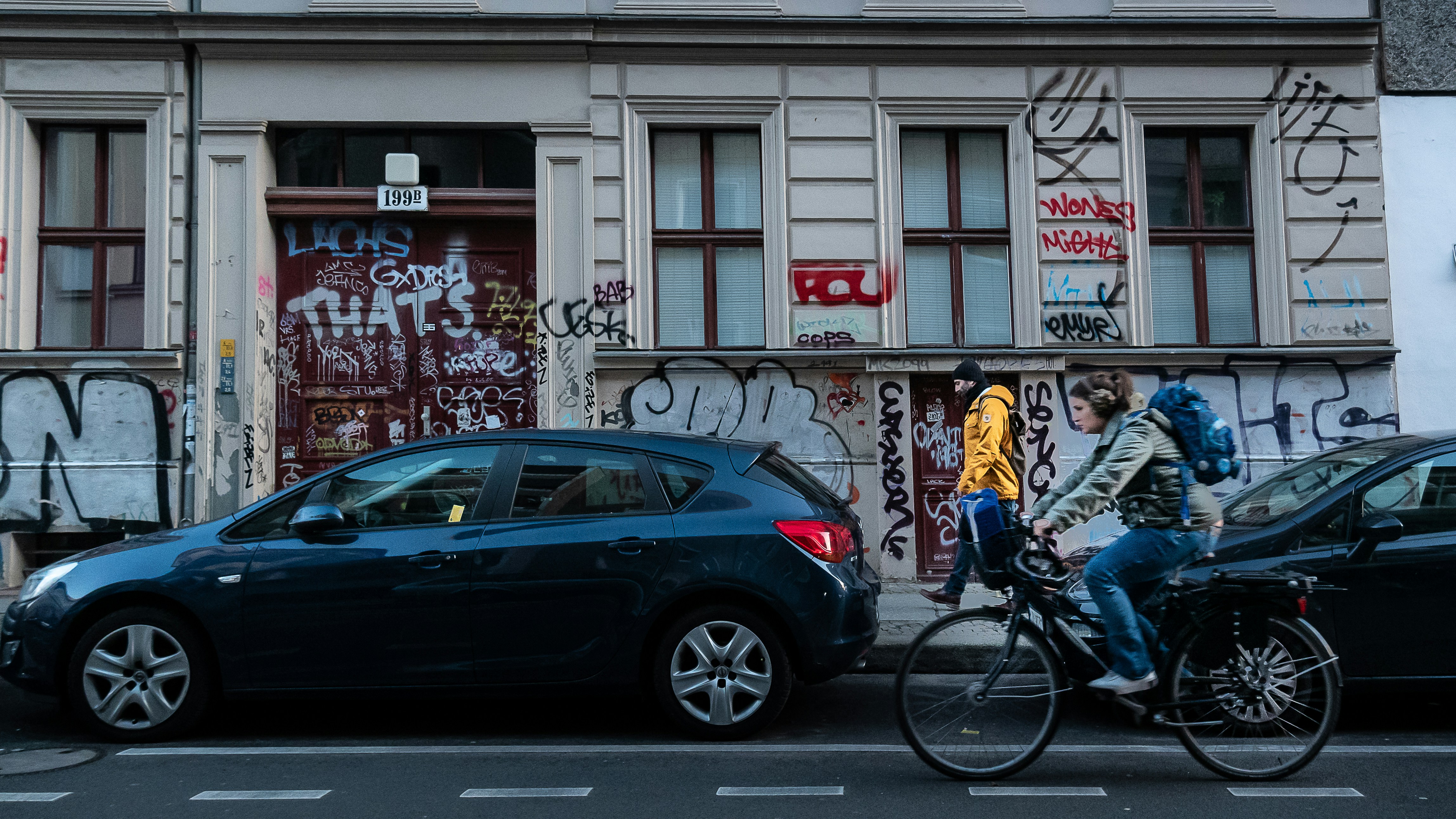 Photo 1589368237156 C29be79fb1b2?crop=entropy&cs=tinysrgb&fit=max&fm=jpg&ixid=M3w1MjQ0NjR8MHwxfHNlYXJjaHw3fHxtb3VudGFpbiUyMGJpa2UlMjByZW50YWwlMjBCZXJsaW58ZW58MHwwfHx8MTc3MTc5MDQzOHww&ixlib=rb 4.1