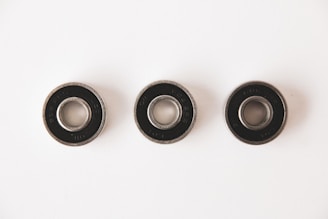 black and silver round speaker