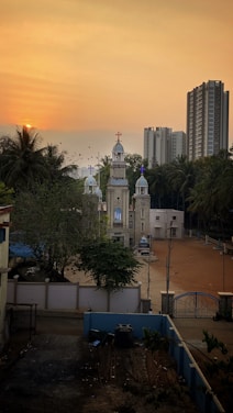 A peaceful view of the Santuário São Judas Tadeu de Sorocaba exterior at sunset.