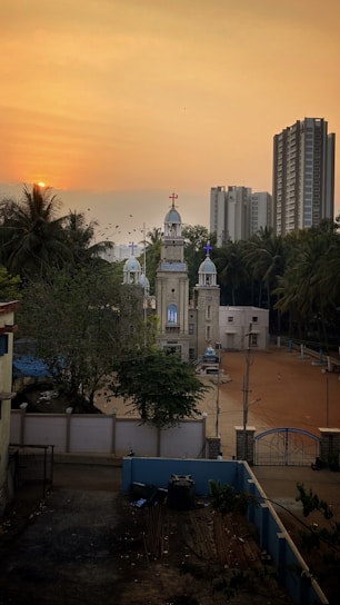 A peaceful view of the Santuário São Judas Tadeu de Sorocaba exterior at sunset.