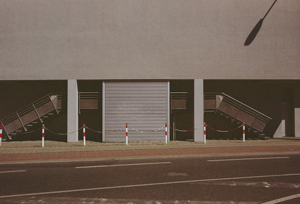 gray and white concrete building