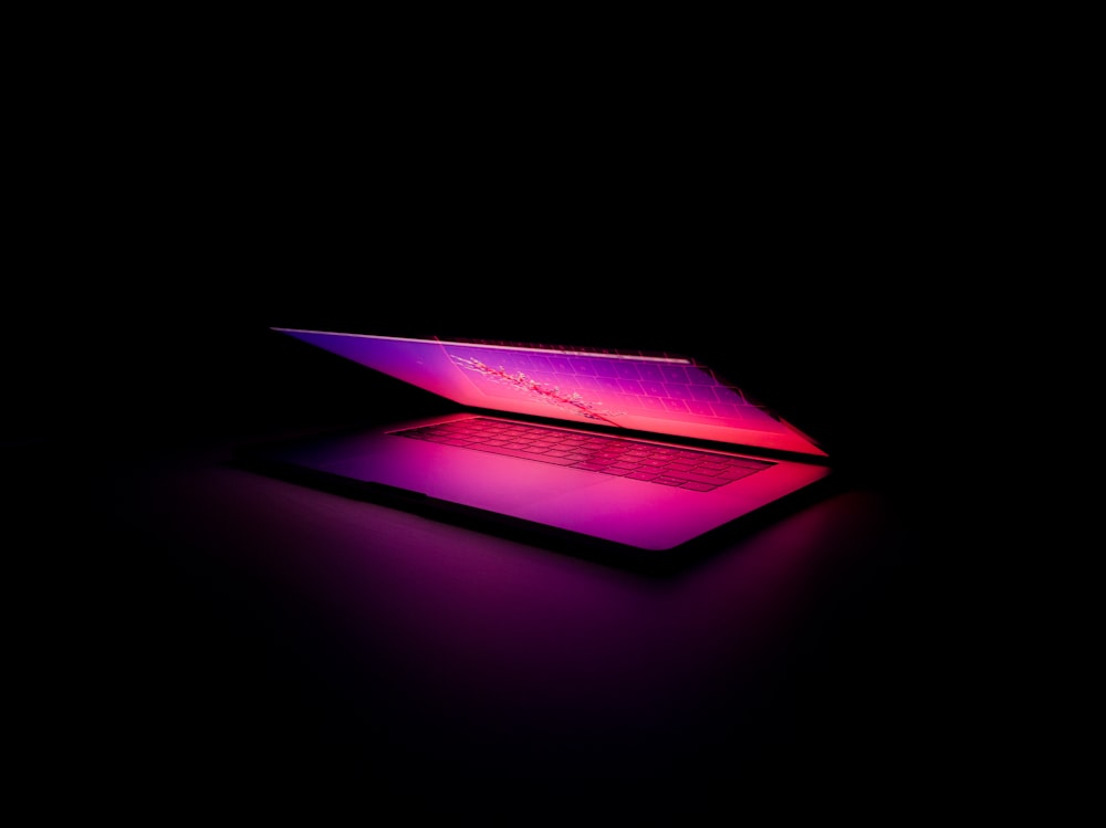 紫とピンクの光のイラスト