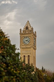 big ben under white clouds