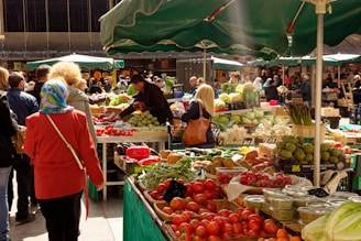 A bustling Argentine market showcasing fresh local food products.