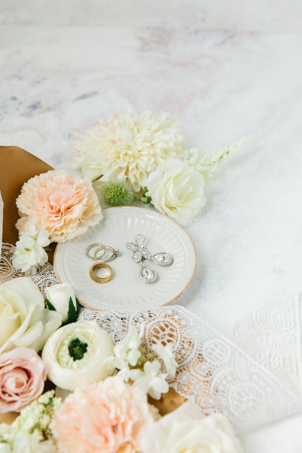 pink and white flower bouquet