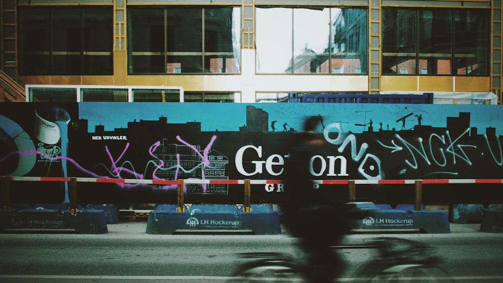 blue and white wall graffiti