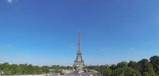 A scenic view of a famous international landmark under clear skies.