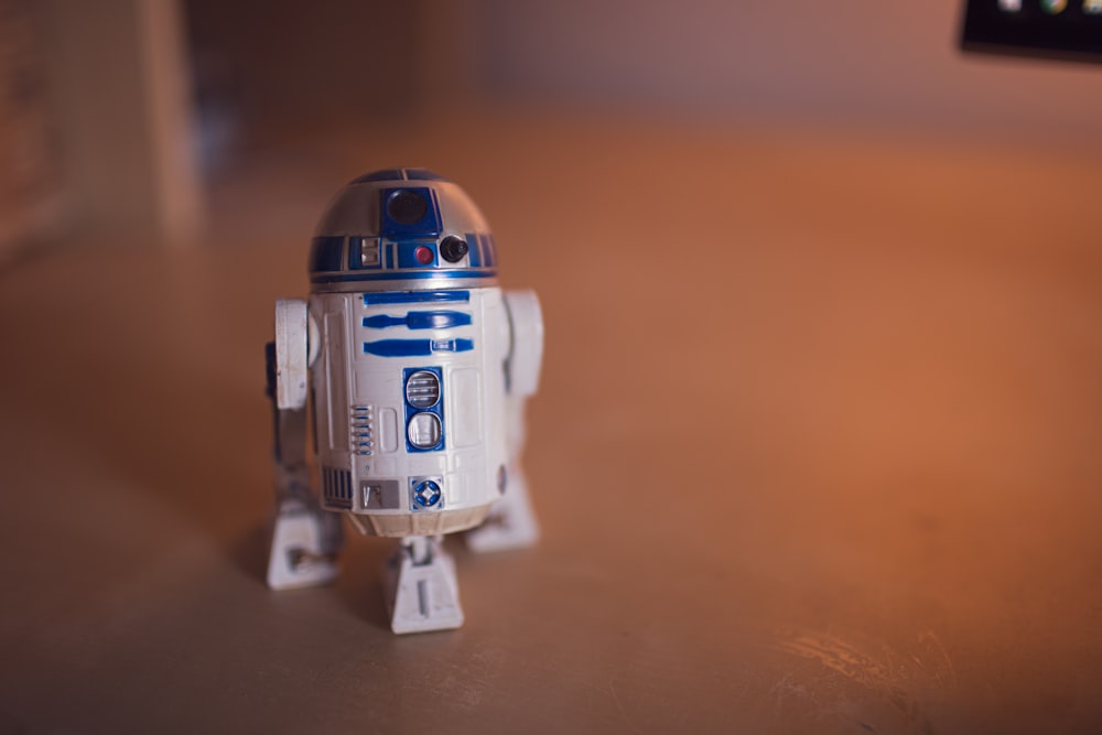 r 2 d 2 lego toy