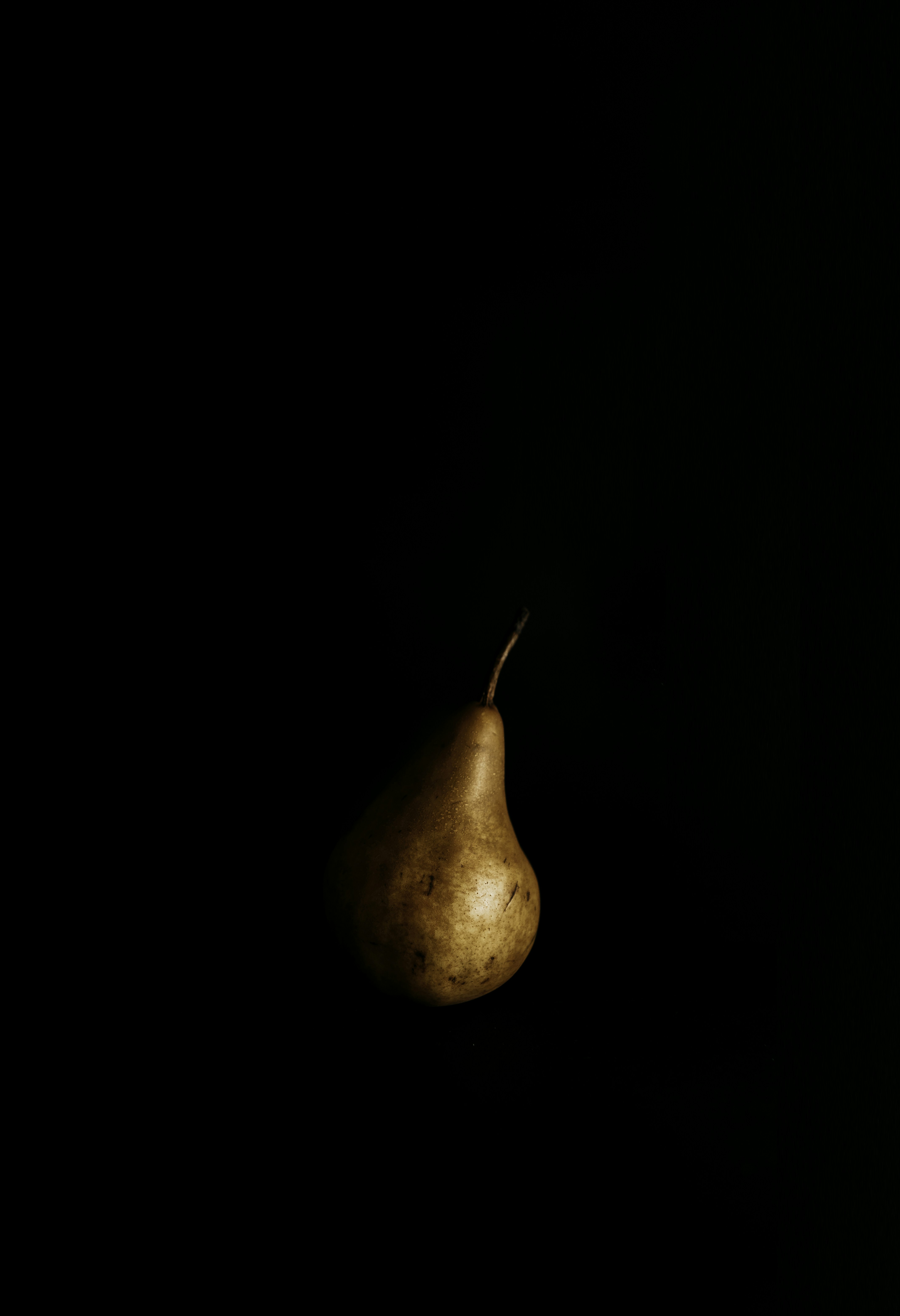 Round Fruits In Dimmed Area Photo Free Image On Unsplash