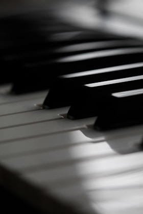 black and white piano keys