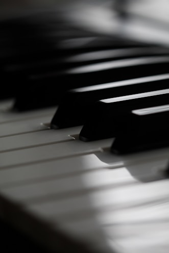 black and white piano keys