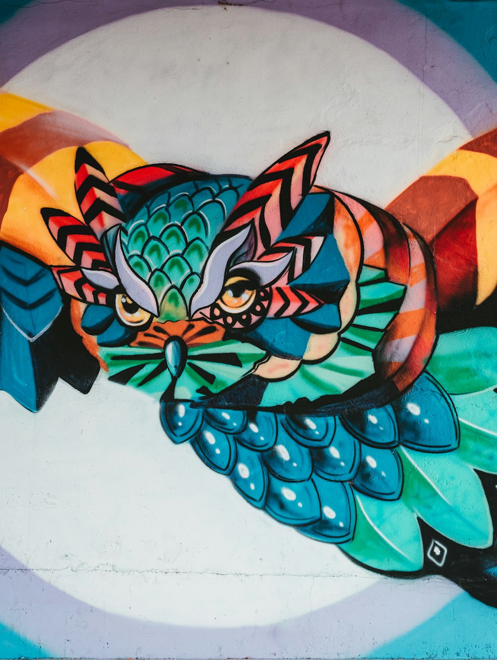 Arte mural de dragón verde y naranja