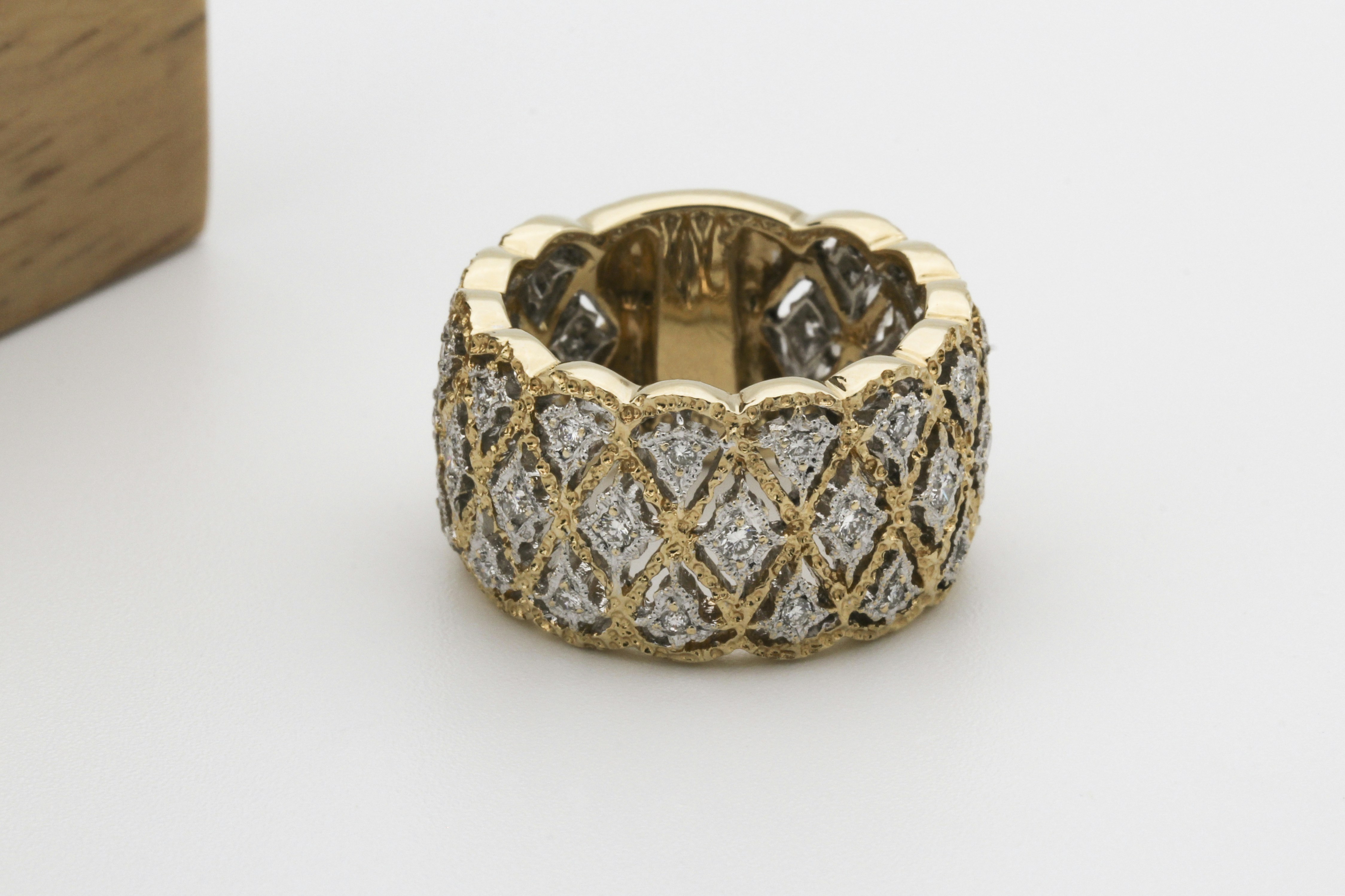 Photo by sabrinnaringquist