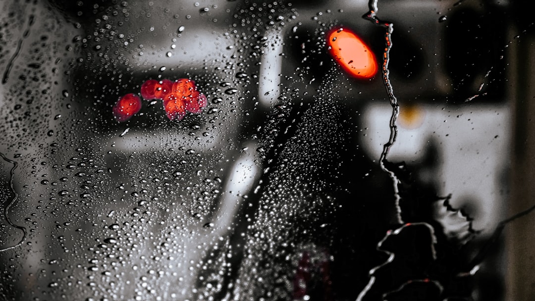 water droplets on glass during daytime