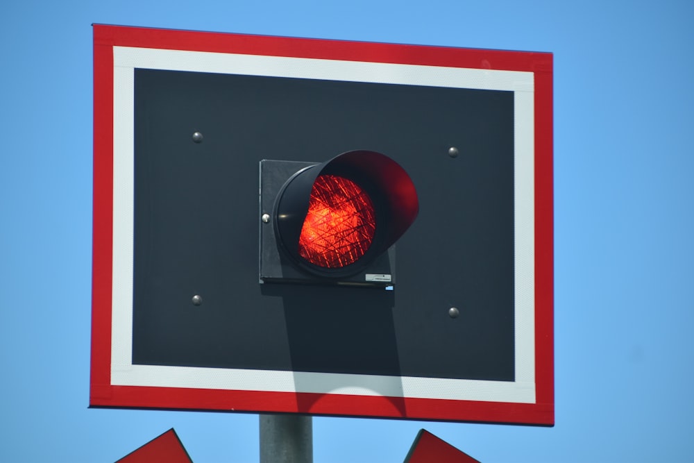 red and black traffic light