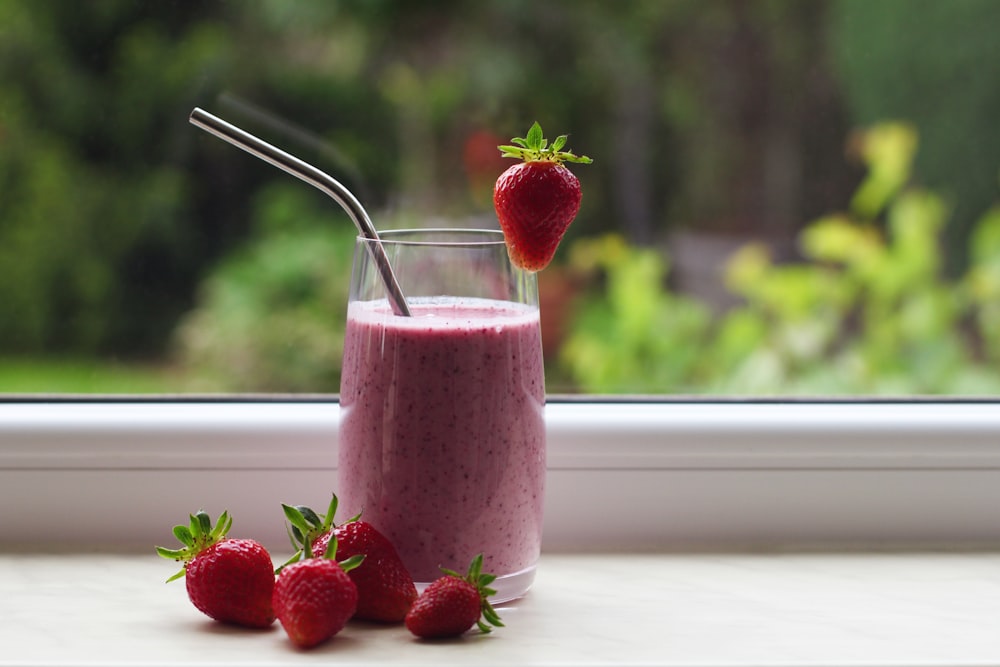 strawberry shake in drinking glass