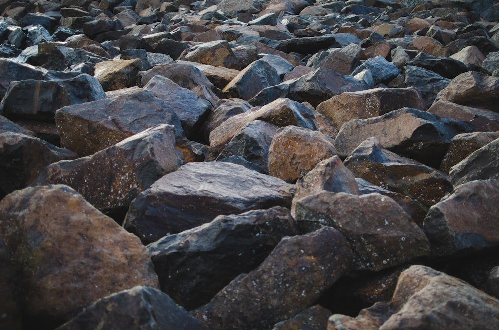 gray and black rock formation