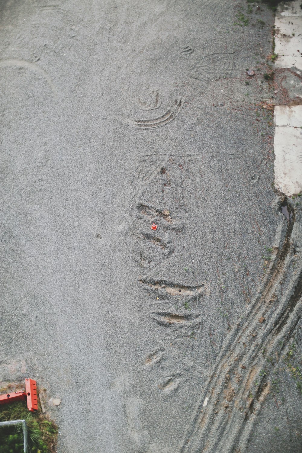 grey concrete floor with water droplets