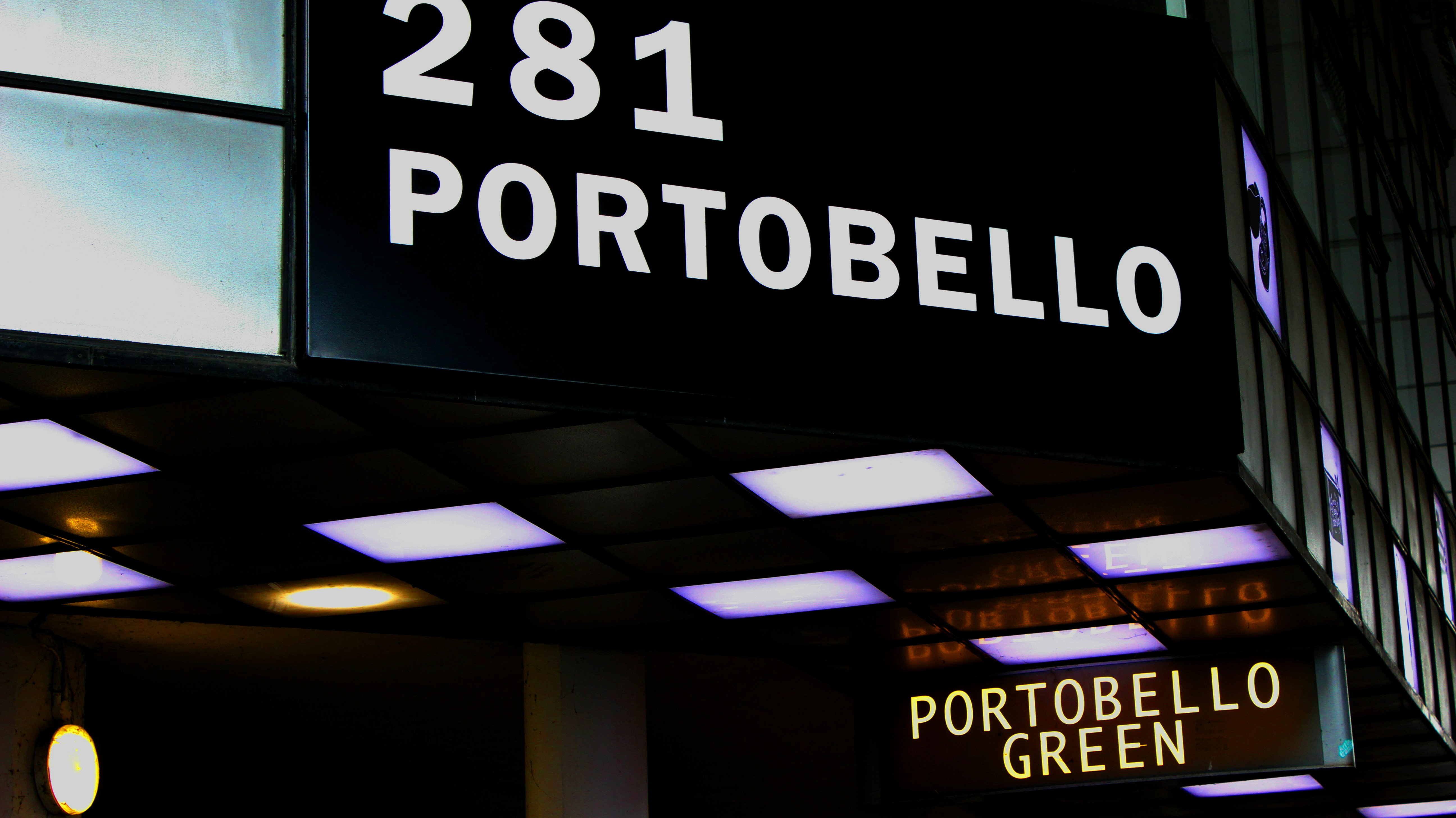 café UNKs blanc et noir