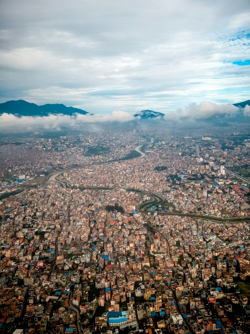veduta aerea della città durante il giorno