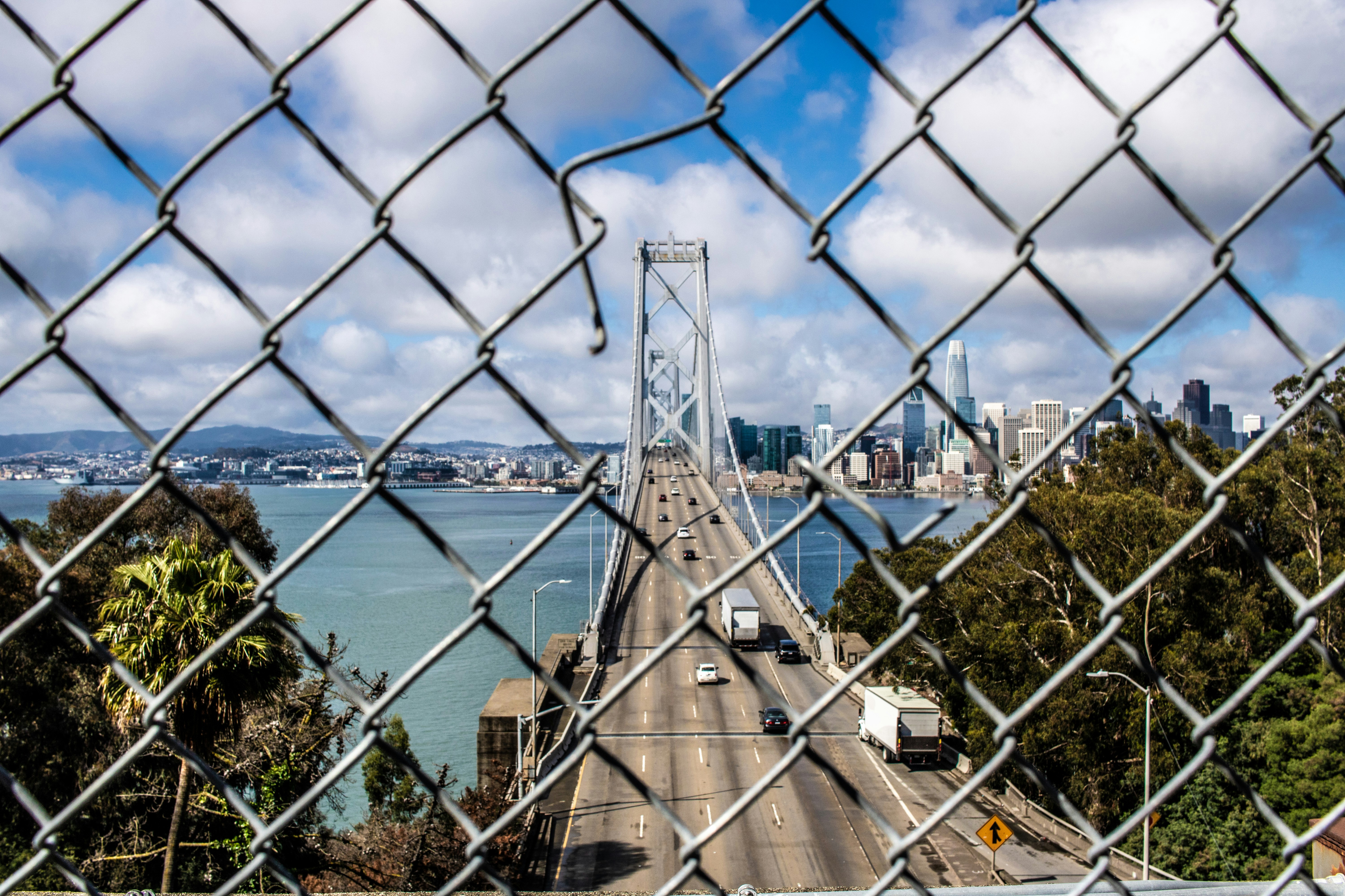 Sunday Links: Robbery Suspect Captured After Avoiding Arrest... by Driving into the SF Bay - Vimarsana News