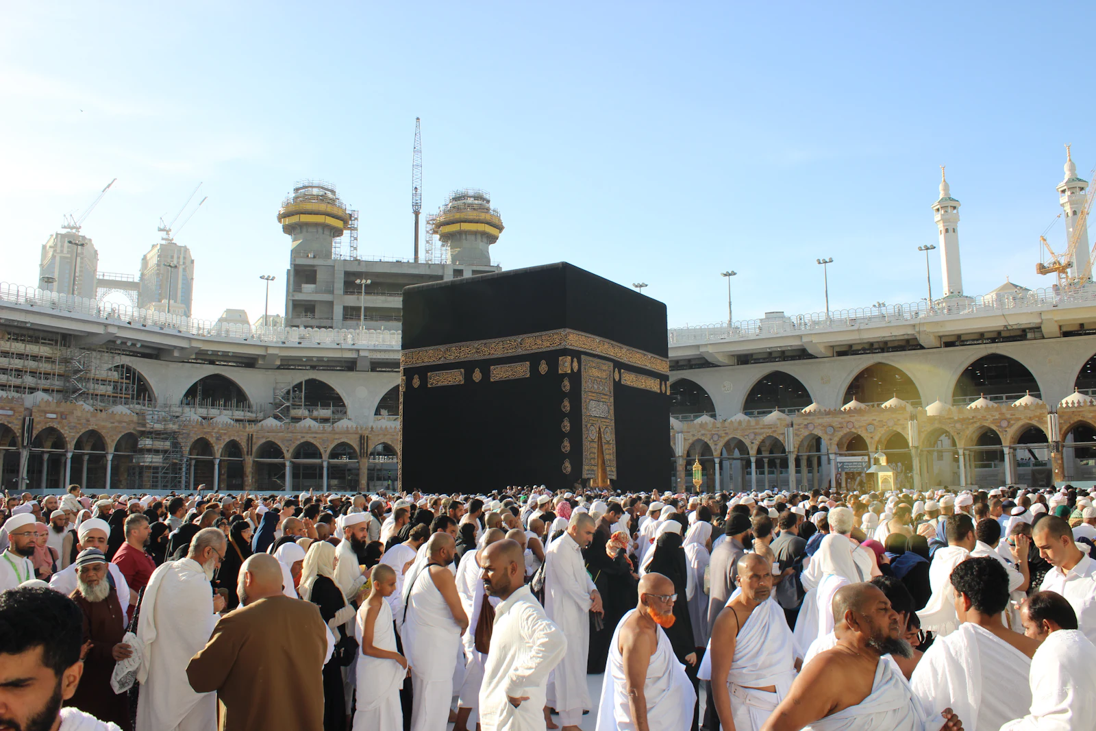 Pilgrims at Masjid al-Haram during daytime, Makkah