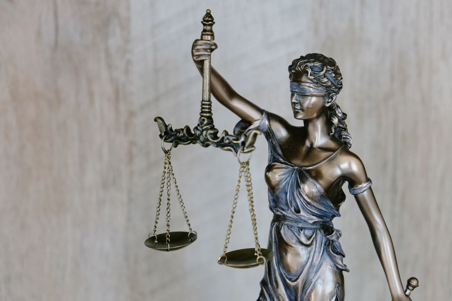 Balanza de la justicia, libros y documentos jurídicos