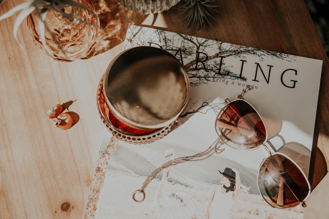 silver round bowl on white table cloth