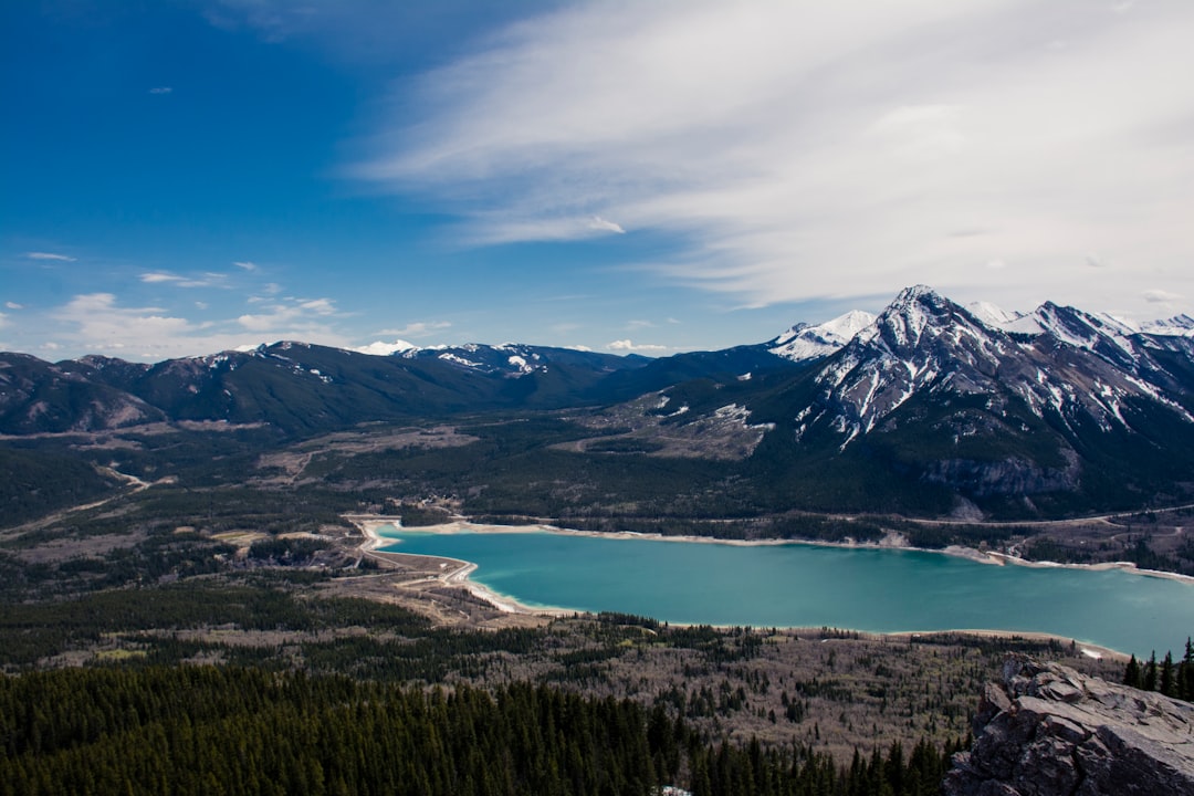 travelers stories about Glacial lake in Kananaskis, Canada
