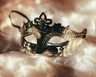gold and black dragon figurine